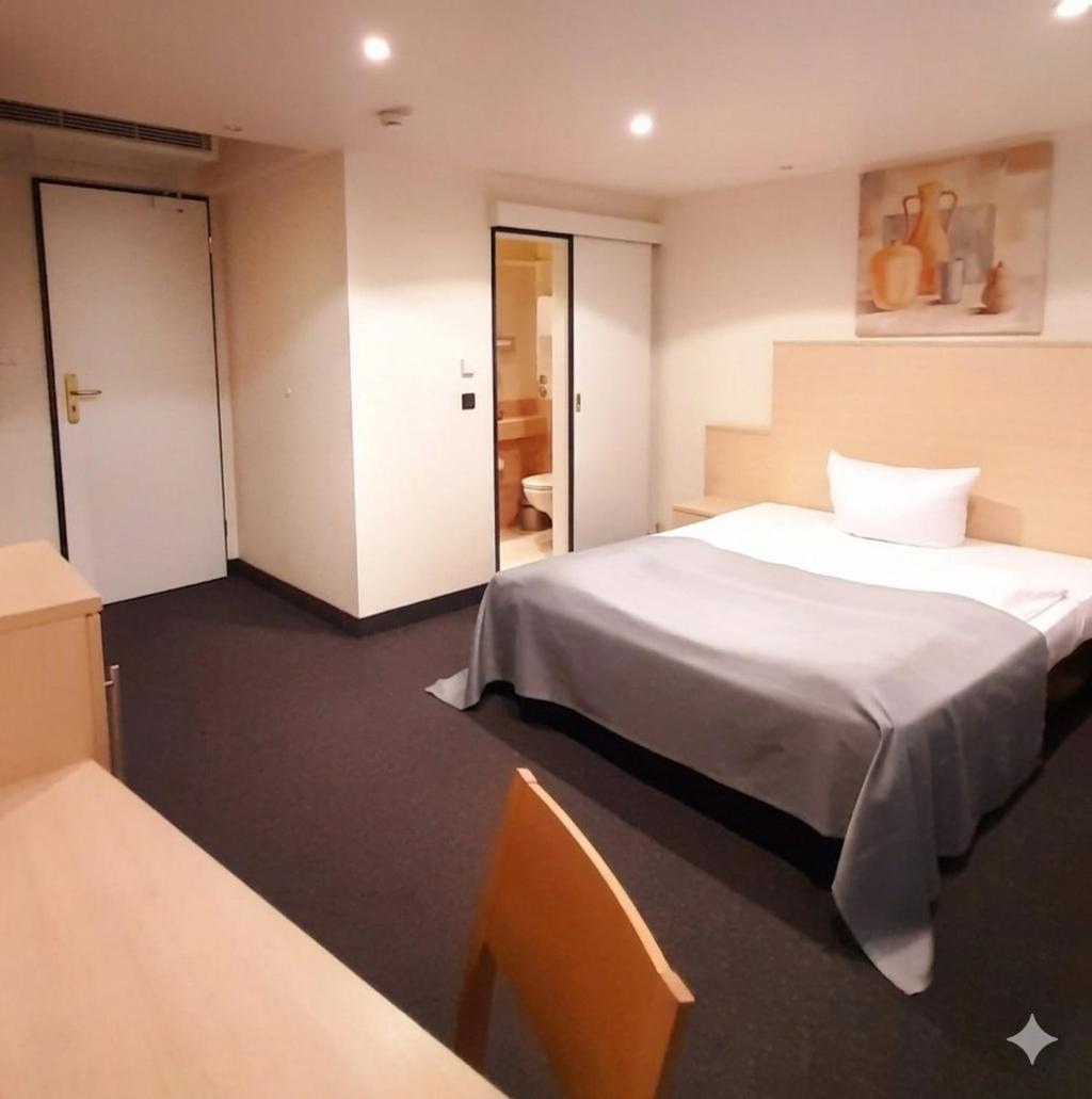 Economy Single Room
