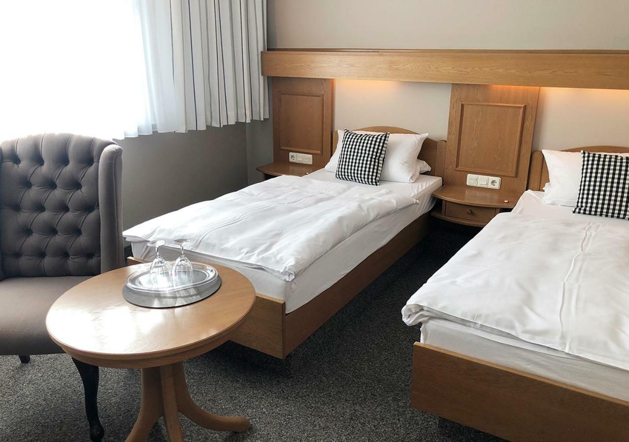 Single Room,790141632:JPEG